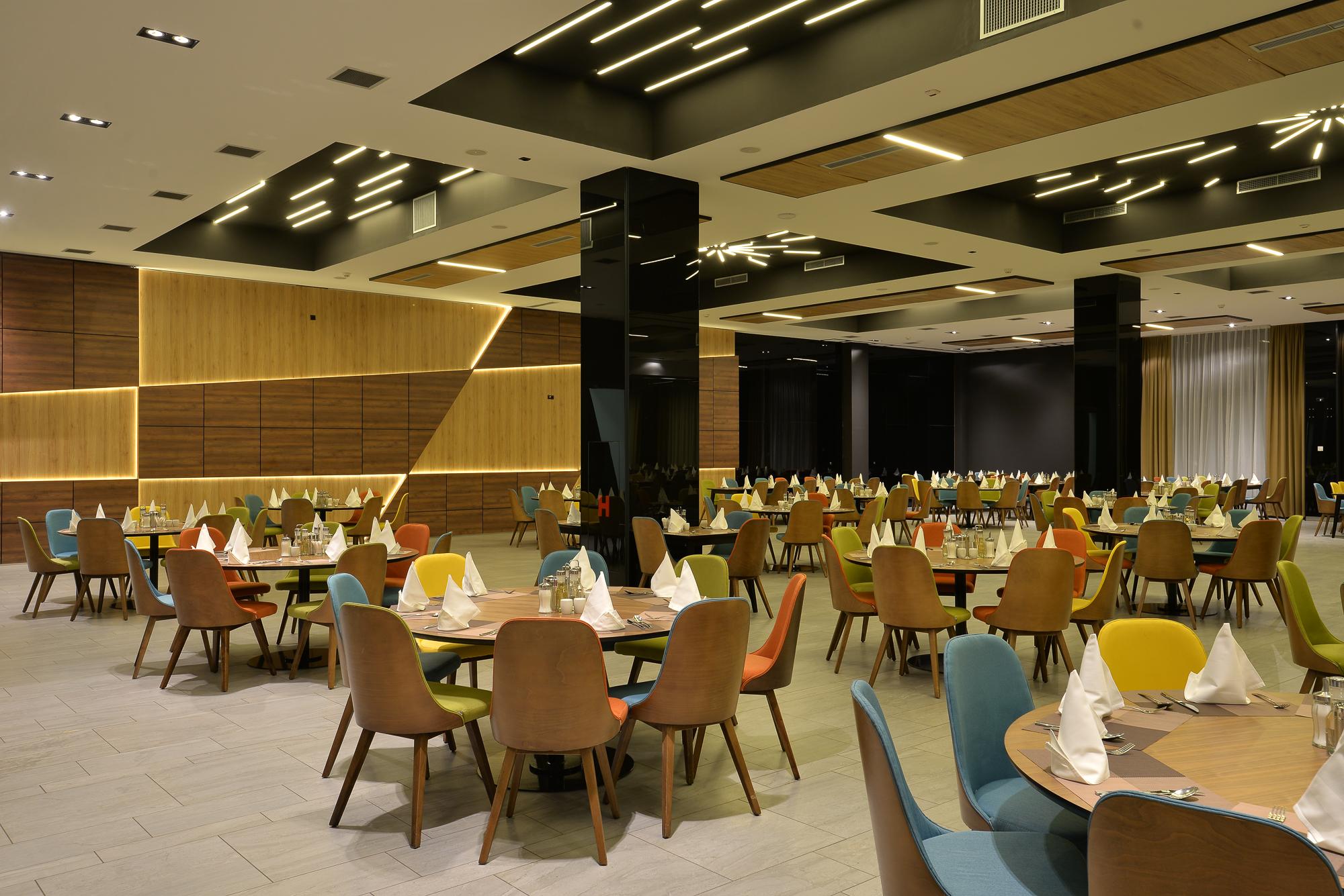 Hotel Hills Sarajevo Congress & Thermal Spa Resort Илиджа Экстерьер фото The dining room