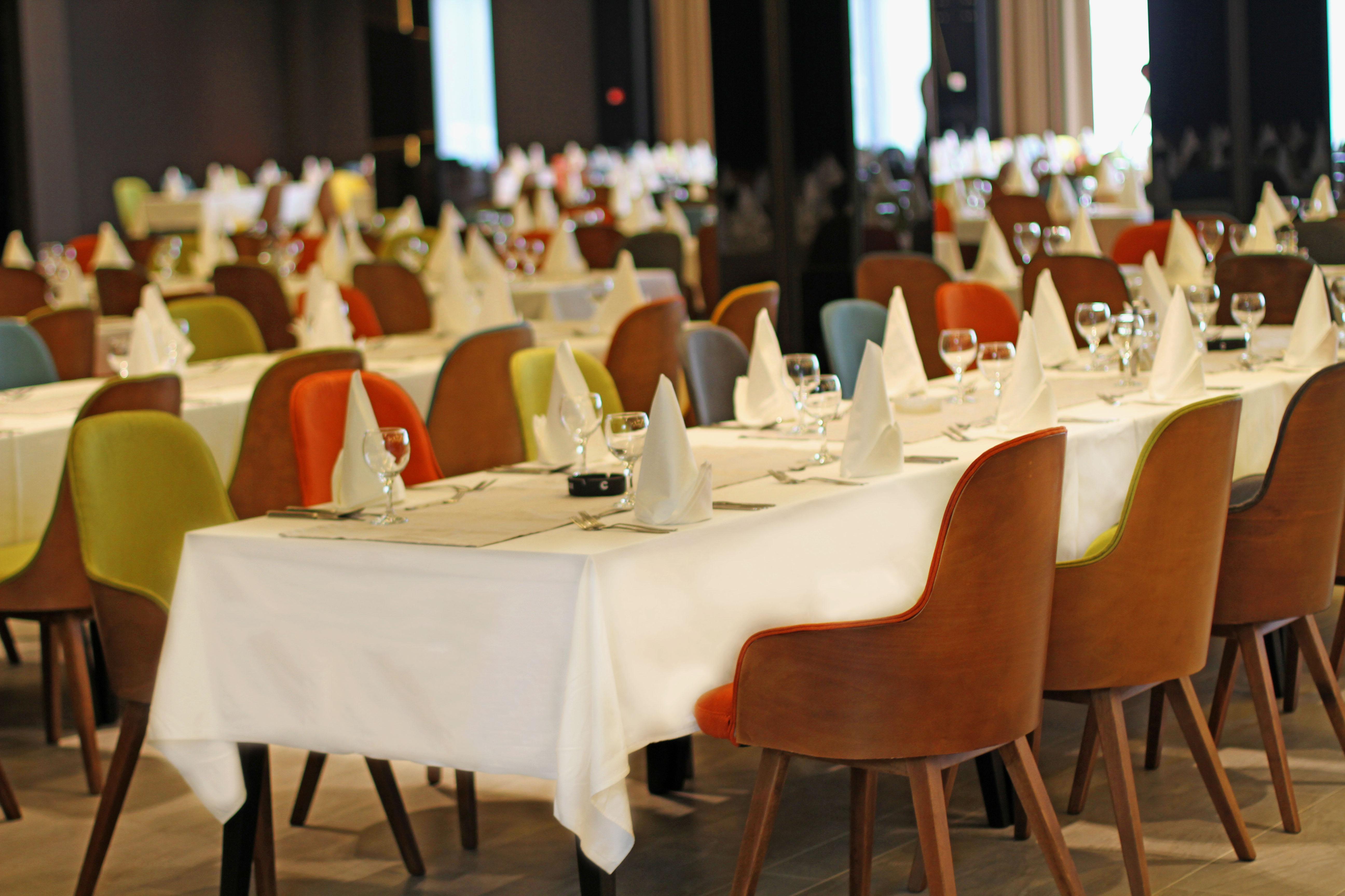 Hotel Hills Sarajevo Congress & Thermal Spa Resort Илиджа Экстерьер фото A restaurant in Beijing