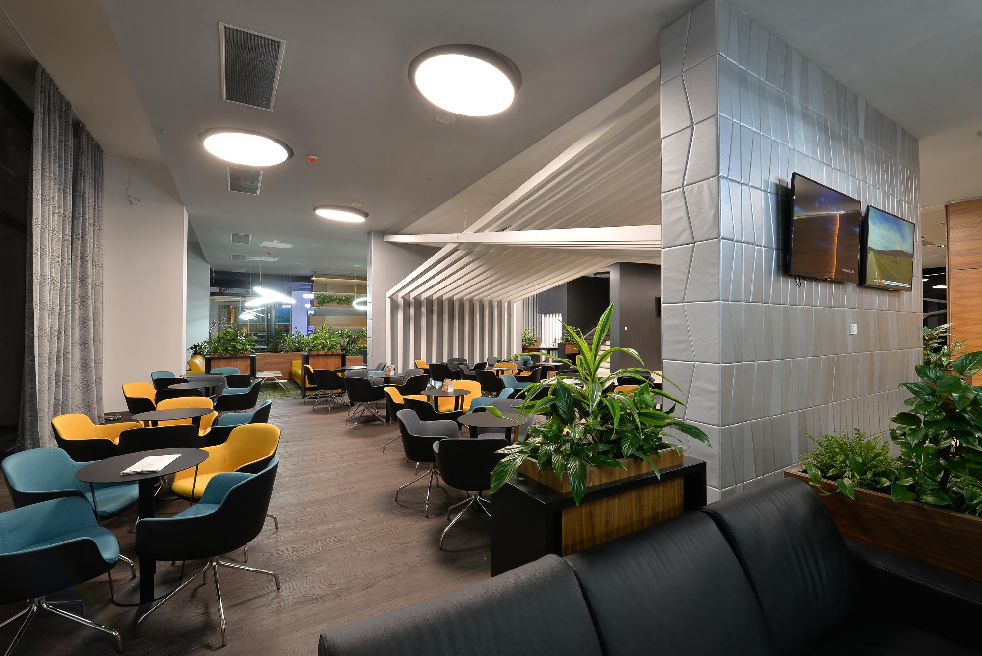 Hotel Hills Sarajevo Congress & Thermal Spa Resort Илиджа Экстерьер фото Business lounge at the airport