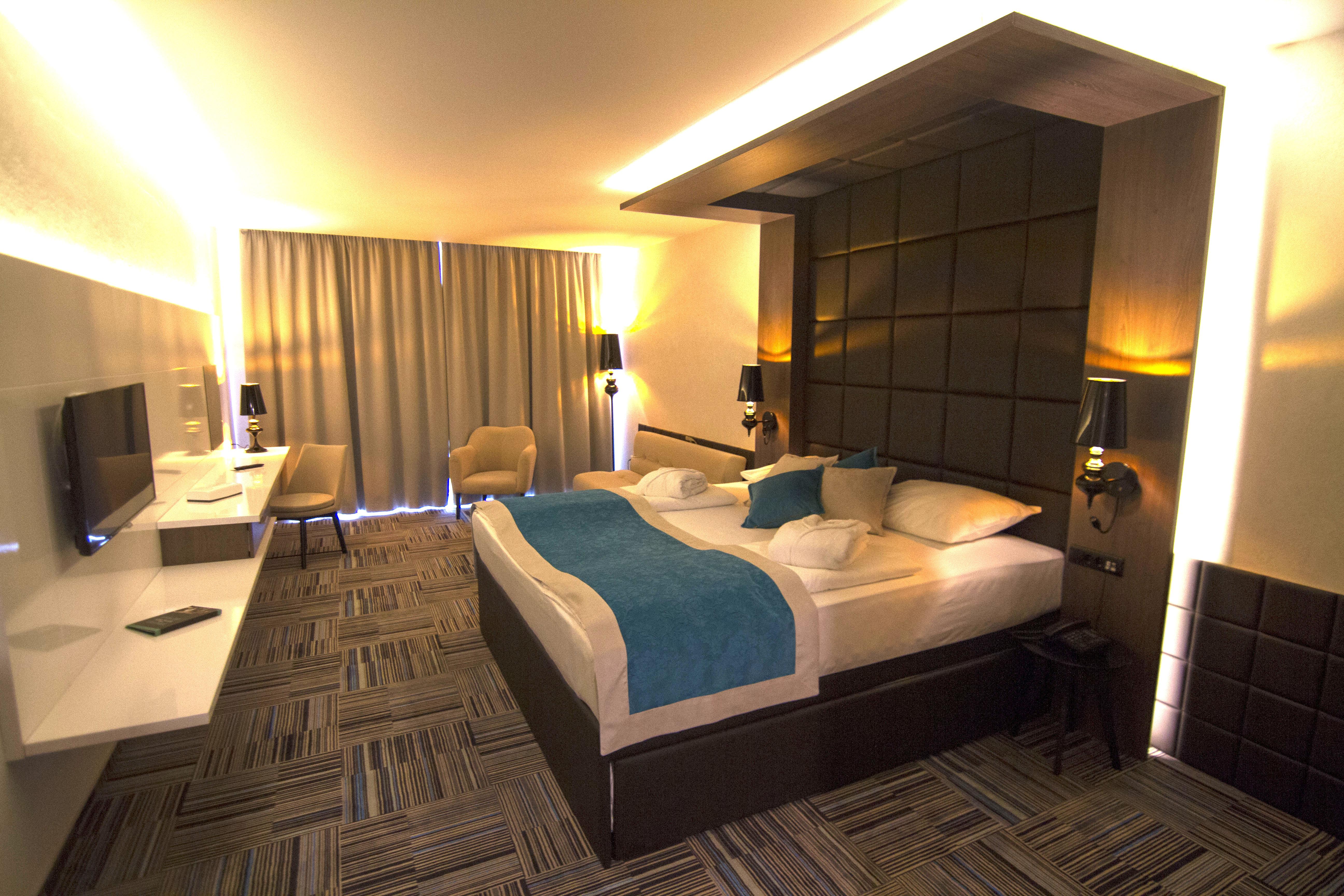 Hotel Hills Sarajevo Congress & Thermal Spa Resort Илиджа Экстерьер фото A room at the hotel