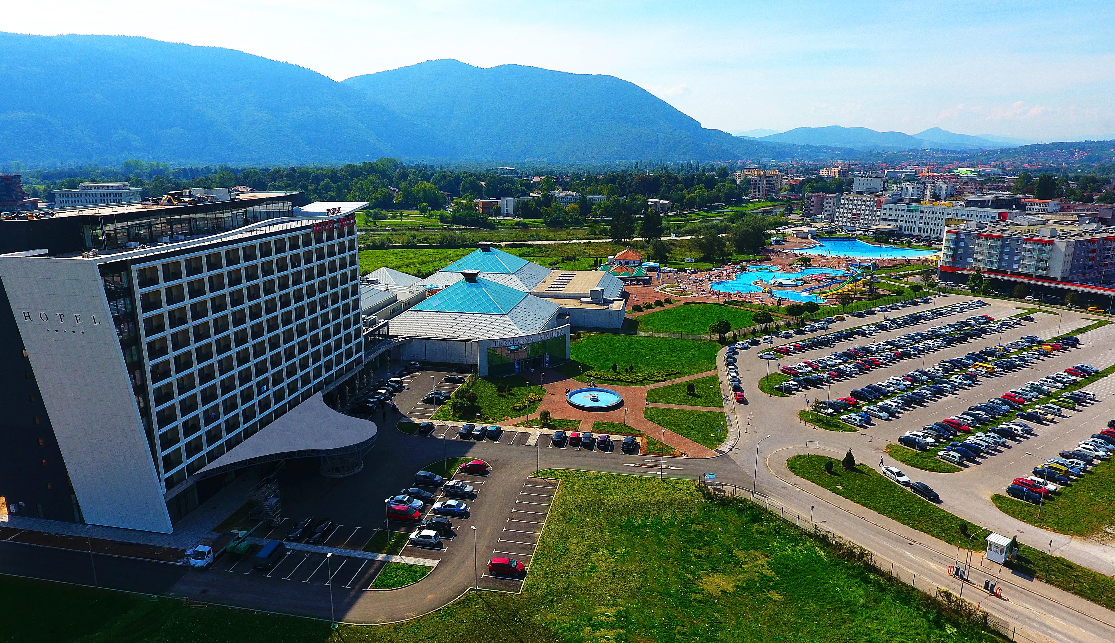 Hotel Hills Sarajevo Congress & Thermal Spa Resort Илиджа Экстерьер фото Aerial view of the resort