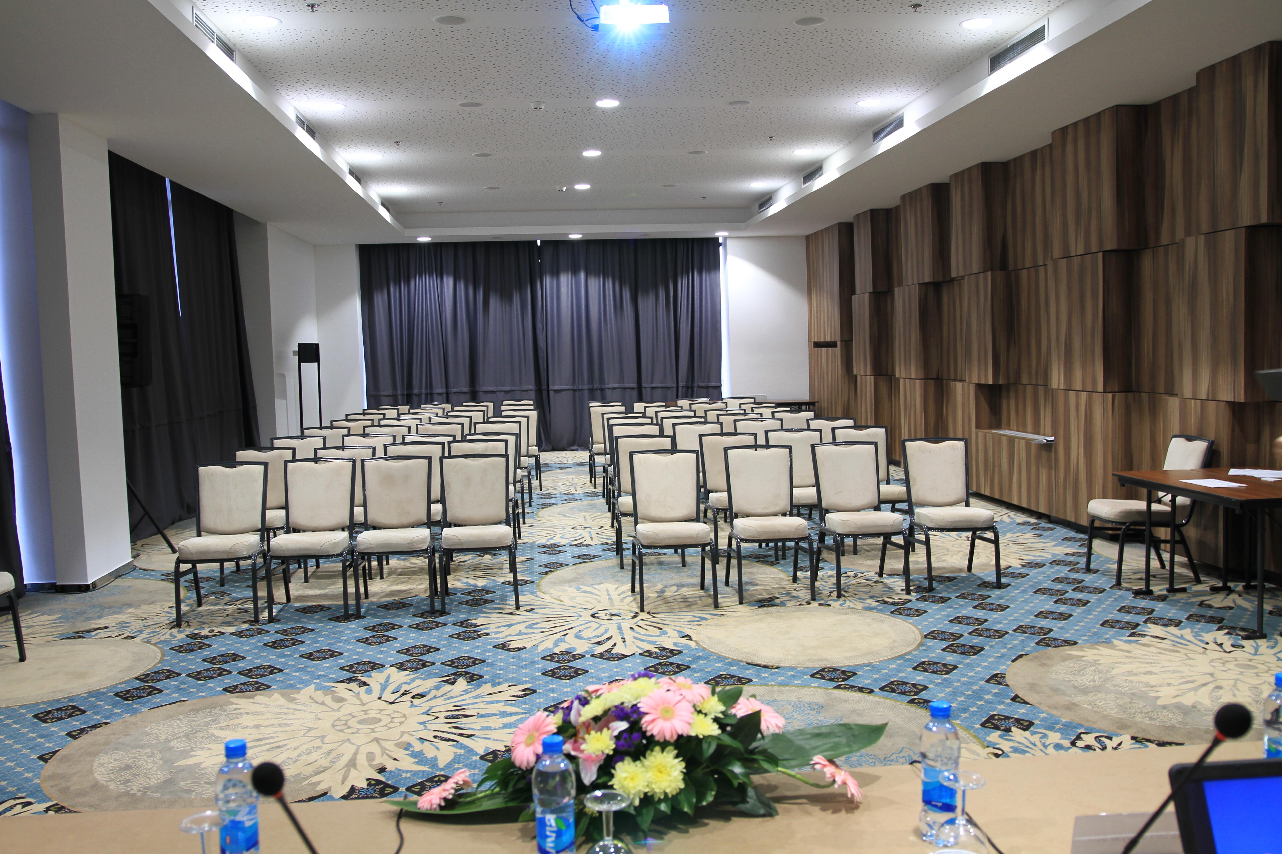 Hotel Hills Sarajevo Congress & Thermal Spa Resort Илиджа Экстерьер фото Meeting room