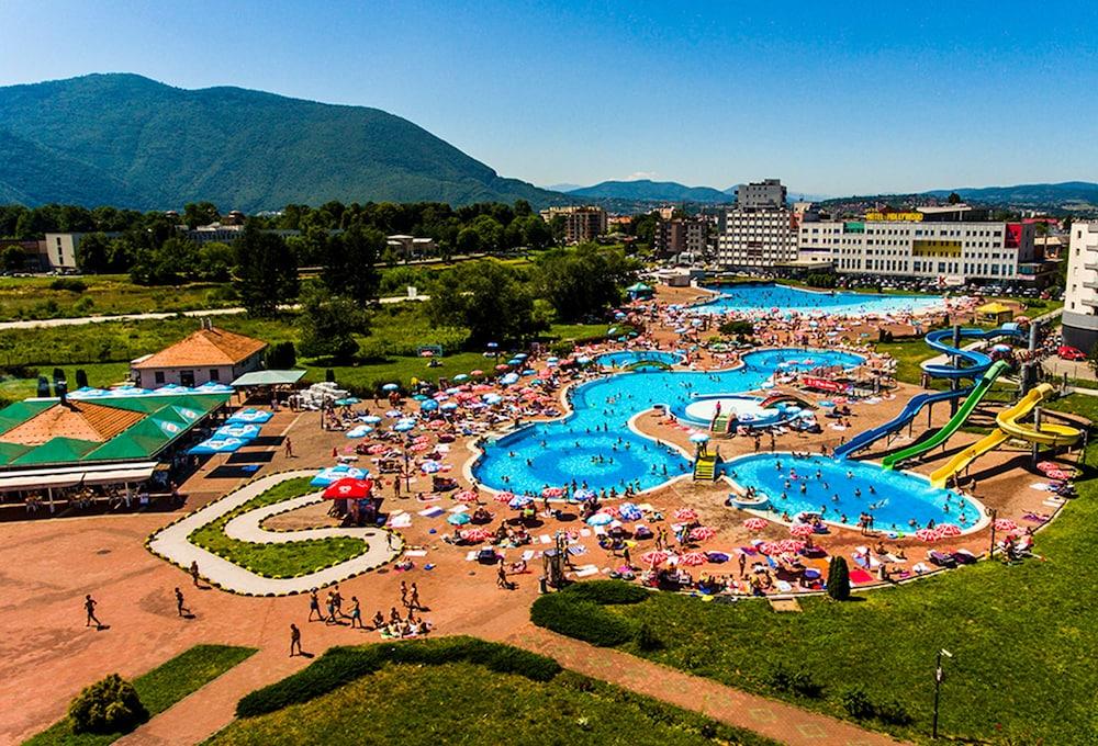 Hotel Hills Sarajevo Congress & Thermal Spa Resort Илиджа Экстерьер фото Aquapark Podgorica