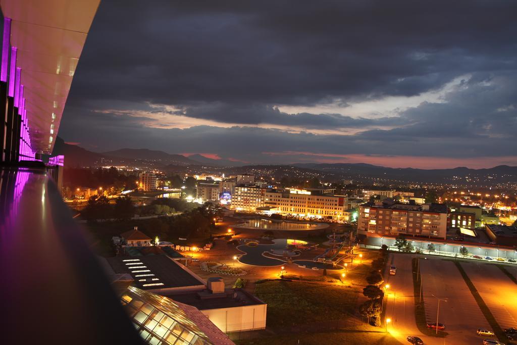 Hotel Hills Sarajevo Congress & Thermal Spa Resort Илиджа Экстерьер фото View of the city from the hotel